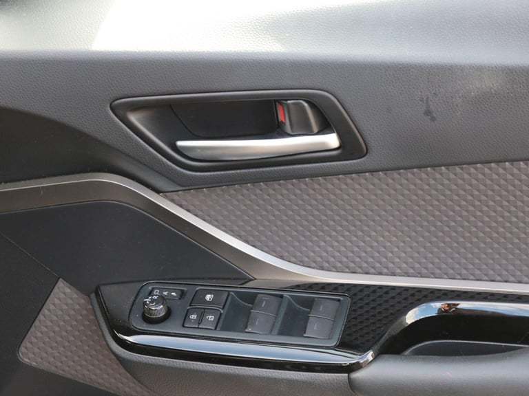 2022 Toyota C-HR 2.0 VVT-h GPF Excel SUV 5dr Petrol Hybrid CVT Euro 6 (s/s) (184 ps) HATCHBACK Pe...