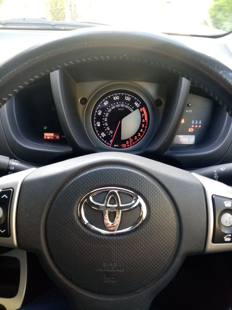 Toyota, URBANCRUISER, Hatchback, 2009, Manual, 1329 (cc), 5 doors