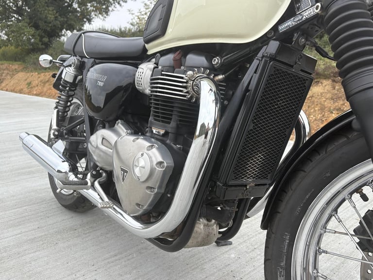 Triumph T100 Bonneville 900cc Bonne T 100