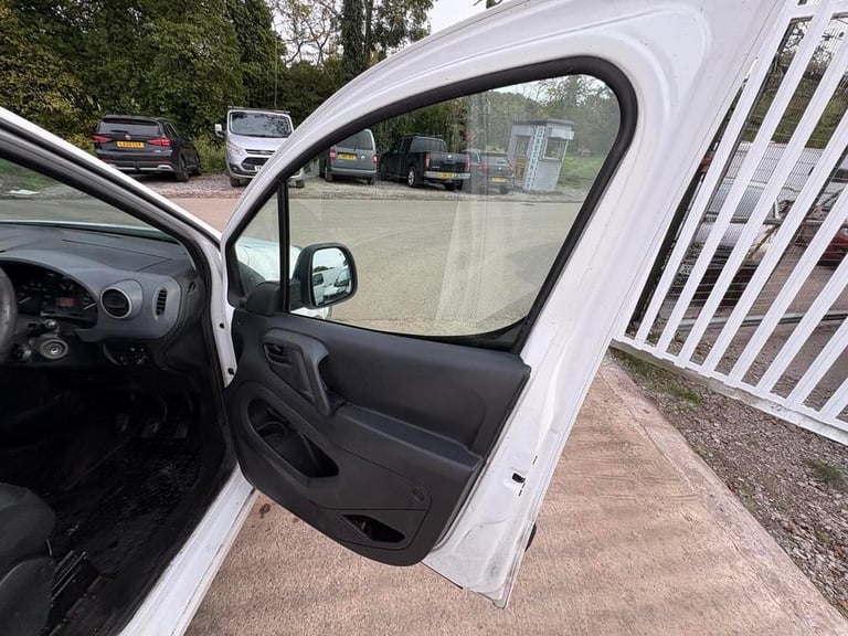 2017 Peugeot Partner Partner SE L1 Blue HDi Panel Van DIESEL Manual