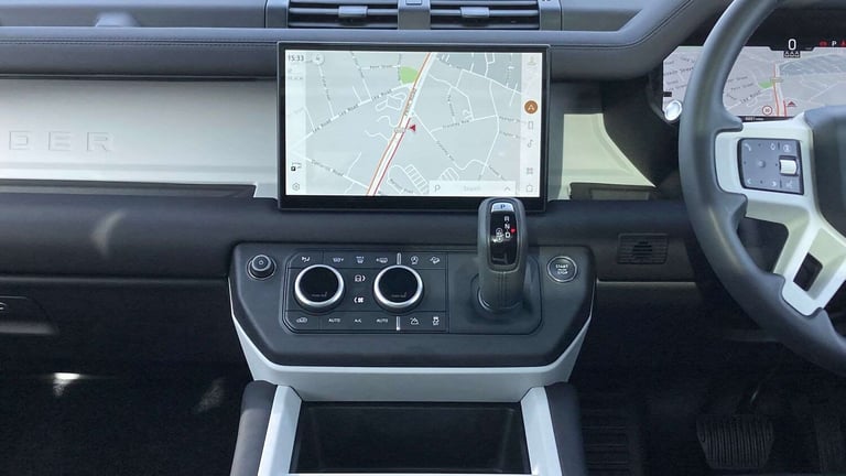 2025 Land Rover Defender 3.0 D250 X-Dynamic SE 90 3dr Auto ESTATE DIESEL Automatic