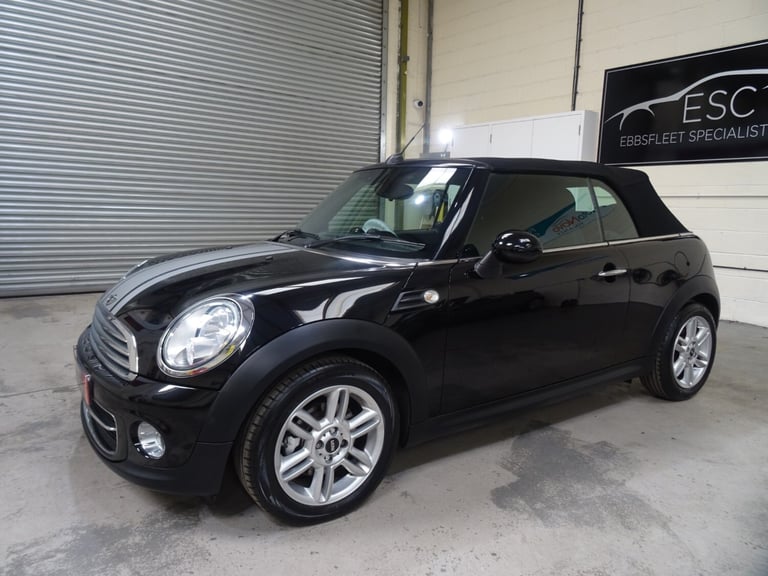 Mini Convertible 1.6 Cooper 2dr Automatic **LOW MILEAGE*ONLY 26000 MILES**