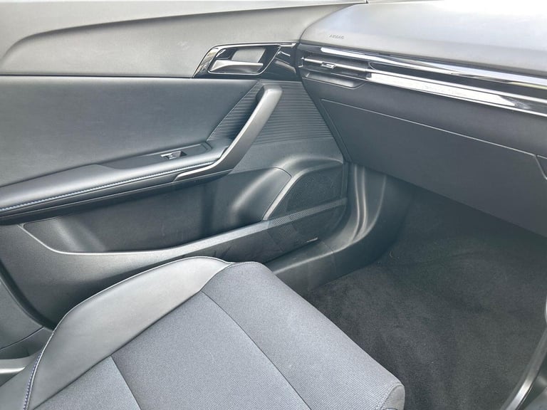 2025 MG MG4 64kWh Trophy Long Range Hatchback 5dr Electric Auto (203 ps) Hatchback ELECTRIC Autom...