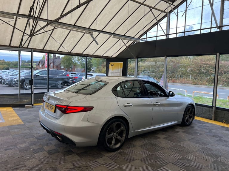 2018 Alfa Romeo Giulia 2.0 TB 280 Veloce 4dr Auto SALOON PETROL Automatic