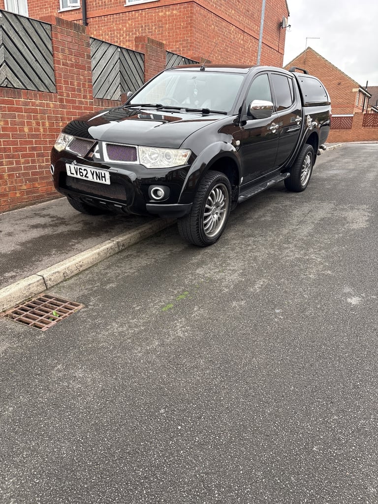 Mitsubishi, L200 W-SHAW LB DCB DI-D 4, Pick Up, 2013, 2477 (cc)