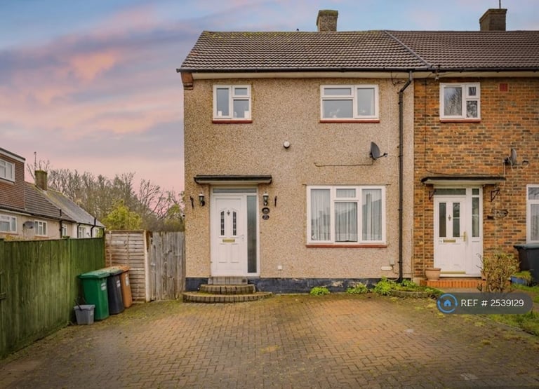 2 bedroom house in Hayling Road, Watford, WD19 (2 bed) (#2539129)