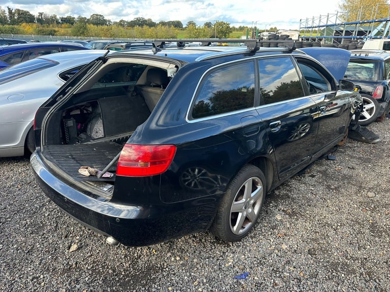 image for 2009 AUDI A4 ESTATE BLACK BREAKING SPARES PARTS