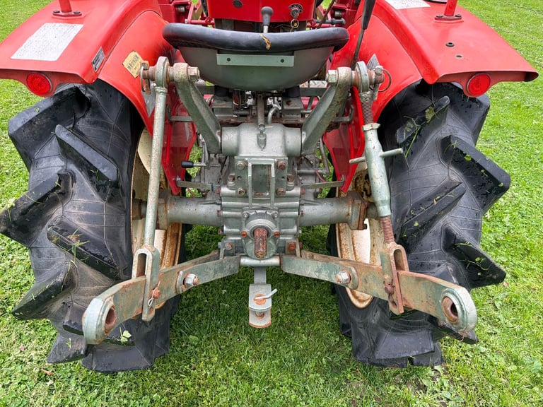 YANMAR YM1500D 4WD TRACTOR WITH FRONT LOADER/ BUCKET ** WATCH VIDEO *** 15HP ** 835 Hours