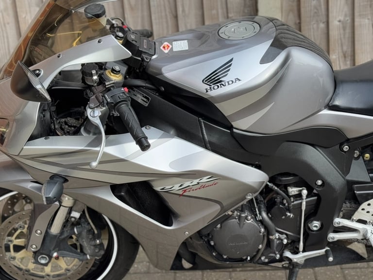 HONDA CBR 1000 RR FIREBLADE 2006 (56) SUPER SPORT + VERY CLEAN EXAMPLE 