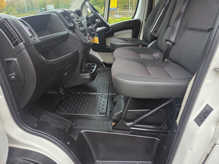 2018 Peugeot Boxer 2.0 BlueHDi 435 Professional L4 H2 Euro 6 5dr PANEL VAN Diesel Manual