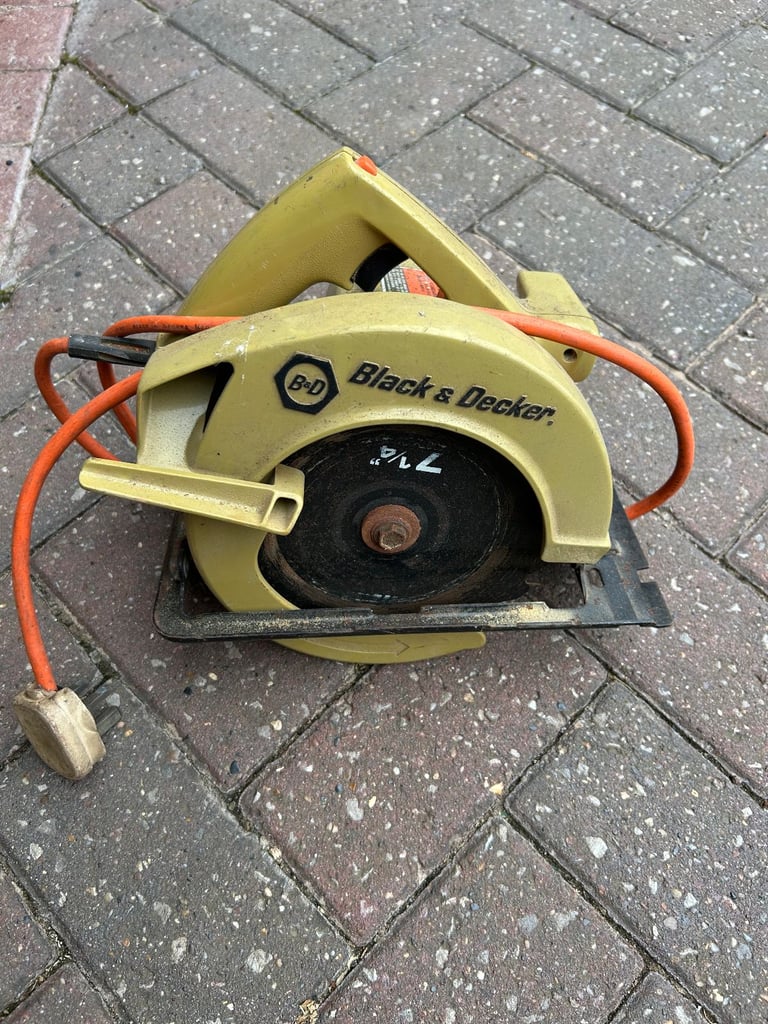 image for Black & Decker  7 1/4 inch circular saw
