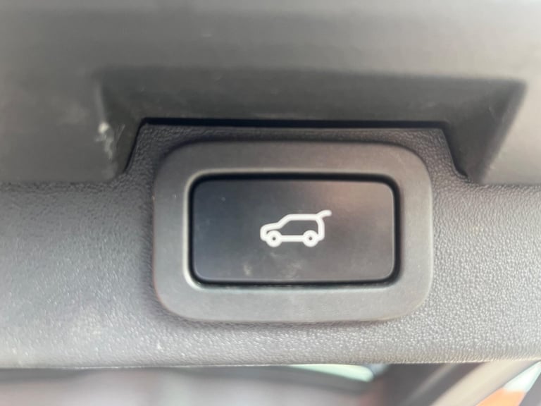 2020 Land Rover Discovery 3.0 SD V6 HSE Auto 4WD Euro 6 (s/s) 5dr PANEL VAN Diesel Automatic