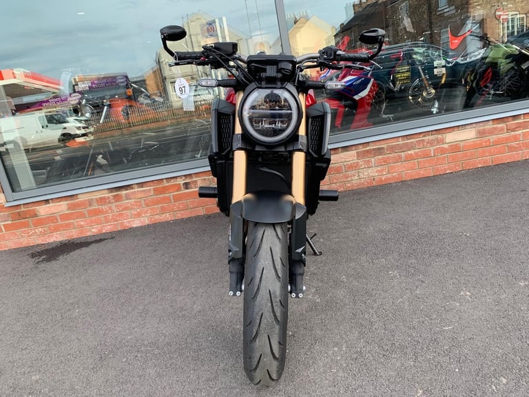 Honda CB 650 R - 1 OWNER - 2 YEAR WARRANTY