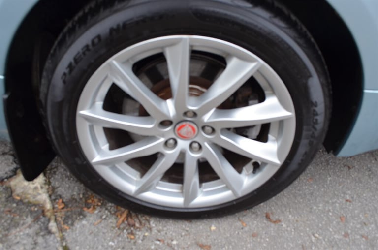 2012 Jaguar XF 2.2d Premium Luxury 4dr Auto SALOON DIESEL Automatic