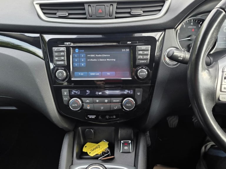 2015 Nissan Qashqai 1.2 DiG-T N-Tec+ 5dr HATCHBACK Petrol Manual