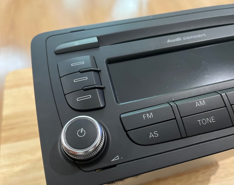 OFFICIAL AUDI A3 2007 1.6 FSI S LINE MK2 3DR BOSCH CAR SETERO CD PLAYER 