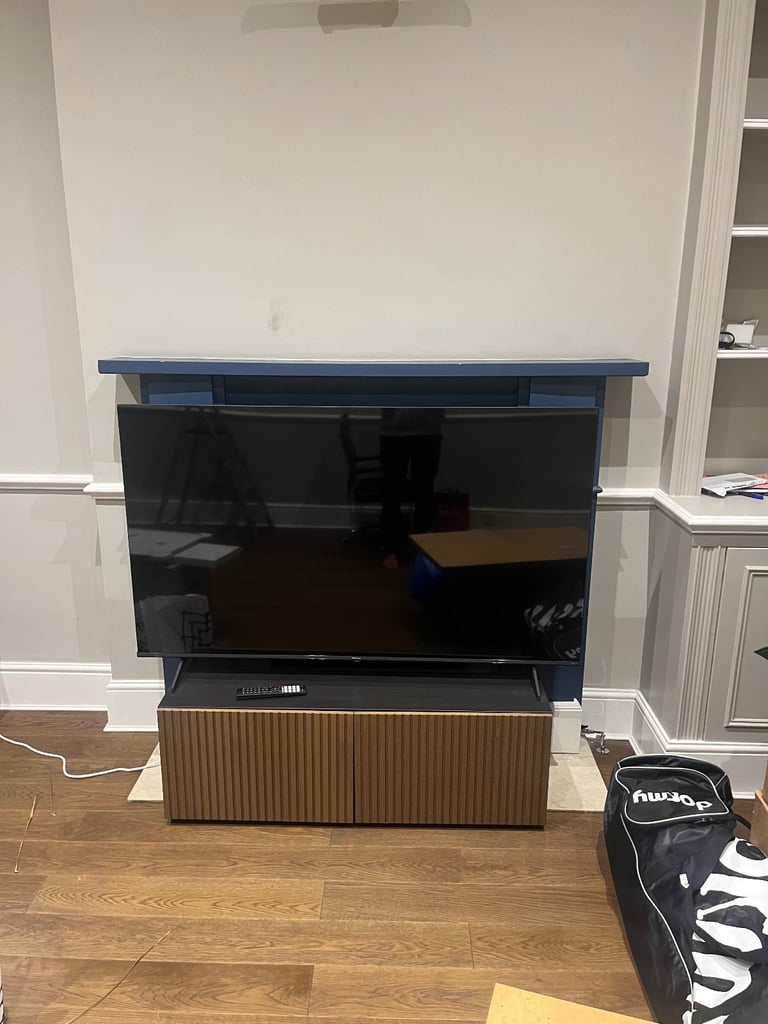 TV + TV bench