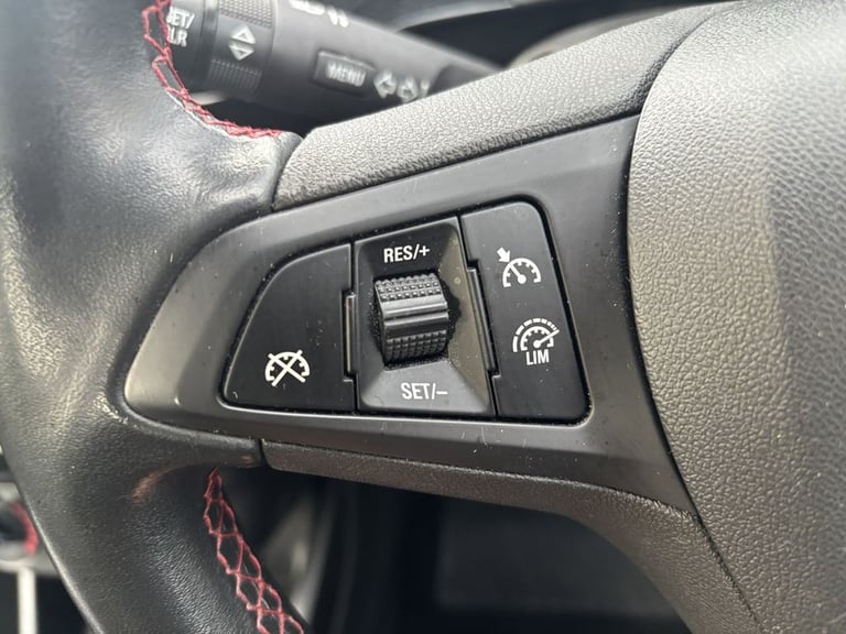 2018 Vauxhall Corsa 1.4 SRi Nav 5dr HATCHBACK PETROL Manual