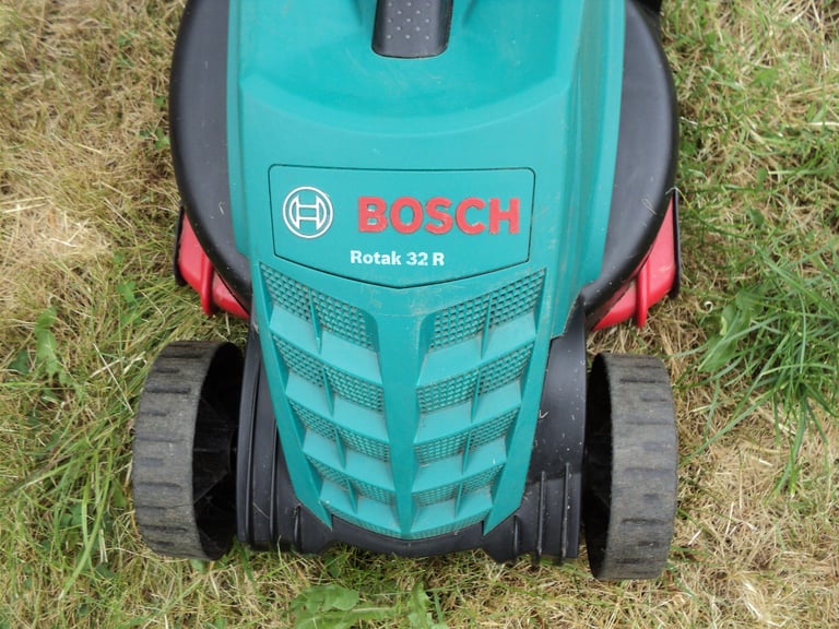 BOSCH Rotak 32R 1200 Watt Electric Corded Lawn Mower with Grass Collection Box