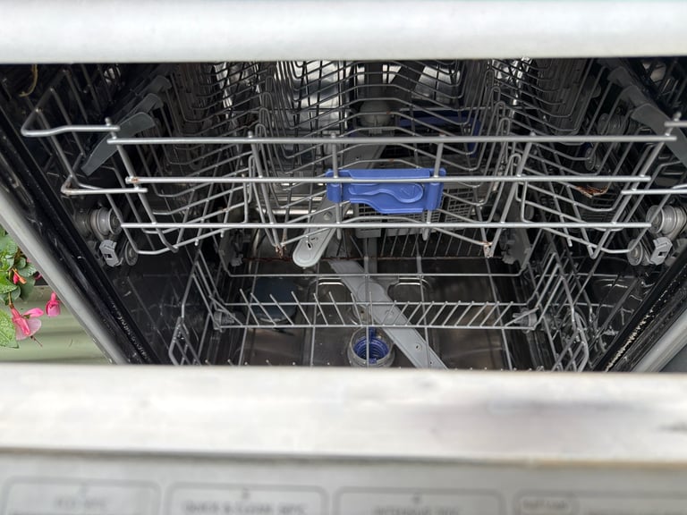 Fridge and Dishwasher 