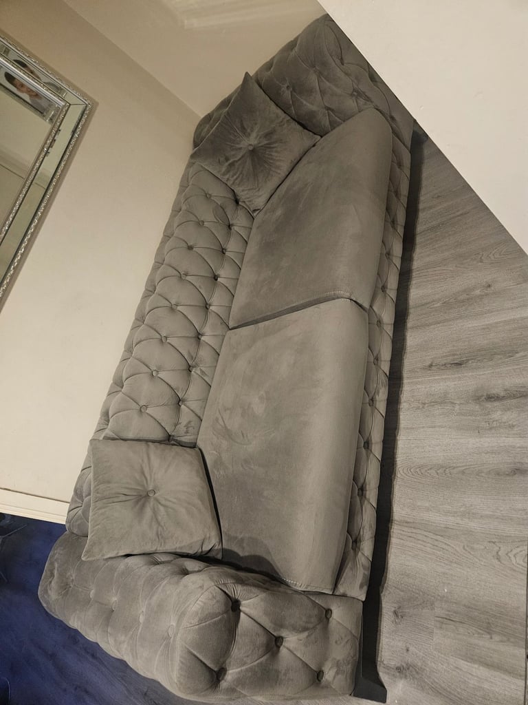 image for Chesterfield 2x3 seater sofa set 