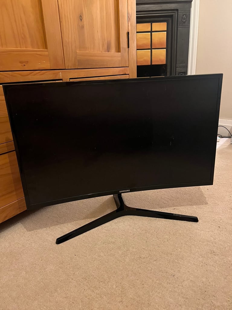 Samsung 27 Curved Monitor - C27F396FHU NEVER USED | in Hitchin,  Hertfordshire | Gumtree