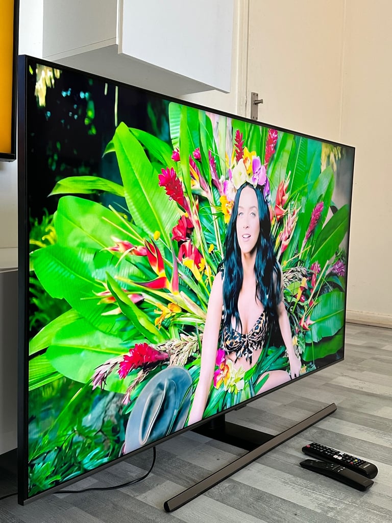 55” 4K Ultra HD HDR SAMSUNG Smart TV (Delivery Available)