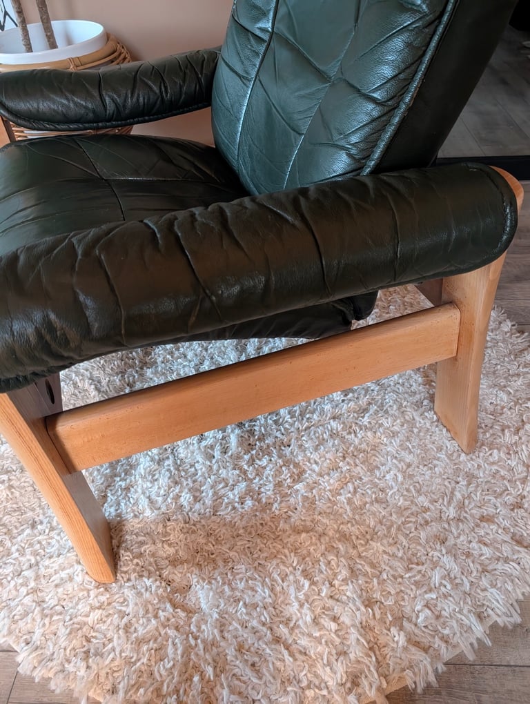 Ekrones Stressless Dark Green Recliner Chair