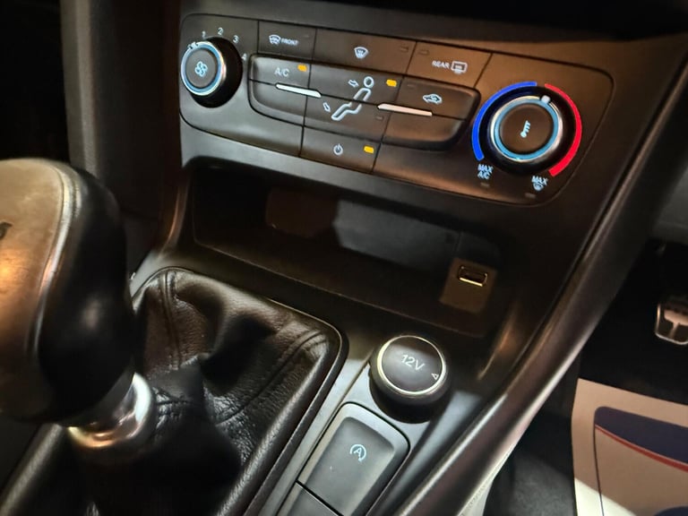 2017 Ford Focus 1.0T EcoBoost ST-Line Euro 6 (s/s) 5dr ESTATE Petrol Manual