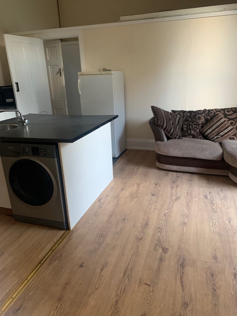 One bedroom flat for rent in central Halifax 