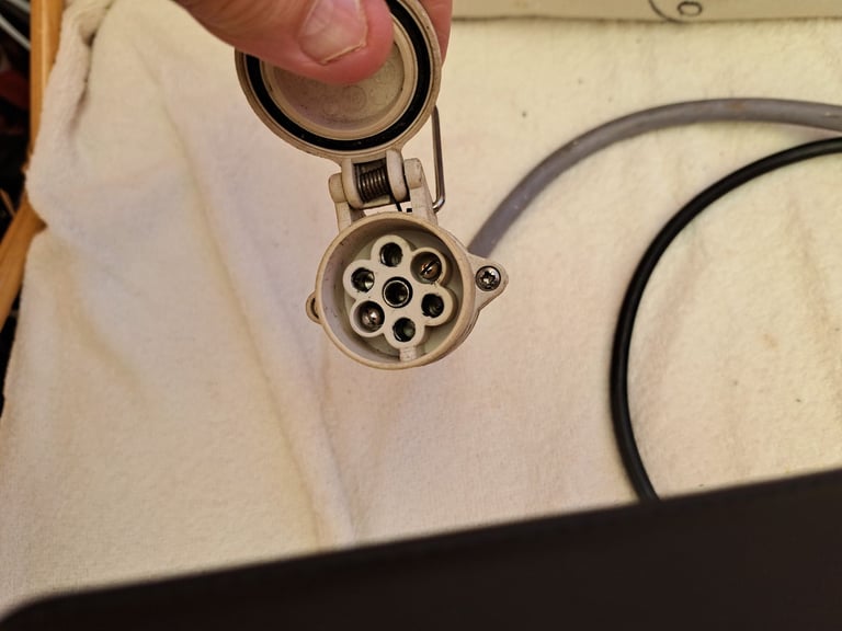 Caravan/Trailer plug adapter 