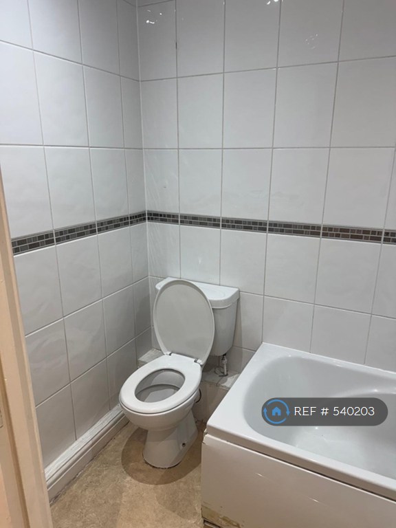 2 bedroom flat in Regent, Kettring, NN16 (2 bed) (#540203)