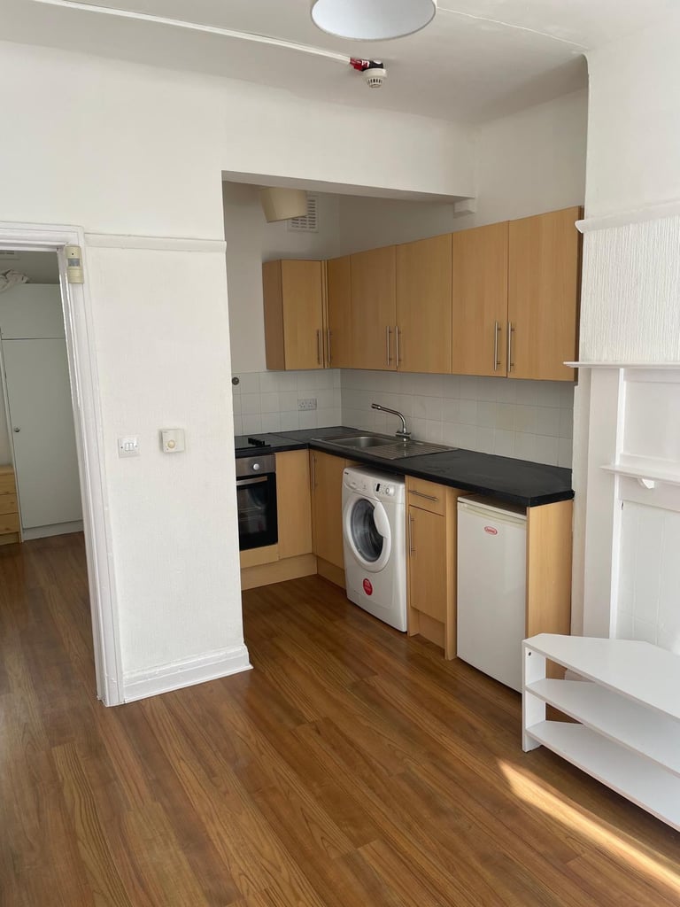 1 Bedroom Flat Available to Rent - Didsbury, M20 6SE