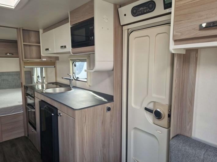 2023 Sprite Quattro FB Used Caravan