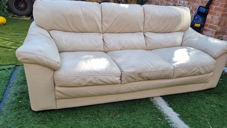Lether sofa 3 seaters   Italian leather sofa beage 