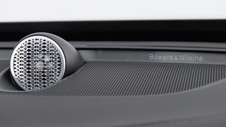 2025 Volvo XC90 T8 PHEV AWD Ultra Dark (Sunroof, 360 Camera, Bowers &amp; Wilkins Sound) ESTATE P...