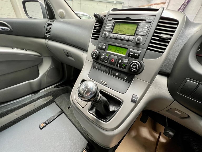 2010 Kia Sedona 2.2 CRDi 3 5dr MPV Diesel Manual