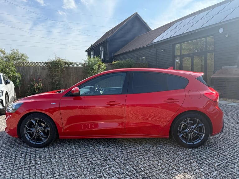 2018 Ford Focus 1.0T EcoBoost ST-Line Euro 6 (s/s) 5dr HATCHBACK Petrol Manual