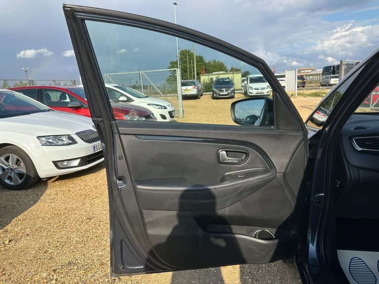 2014 Kia Carens 1.6 GDi EcoDynamics 2 Euro 5 (s/s) 5dr MPV Petrol Manual