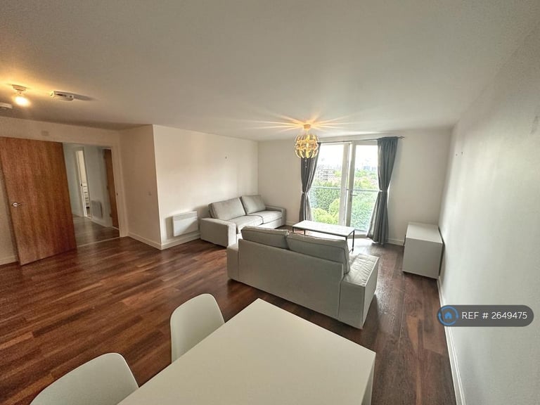 3 bedroom flat in The Riverside, Salford, M5 (3 bed) (#2649475)