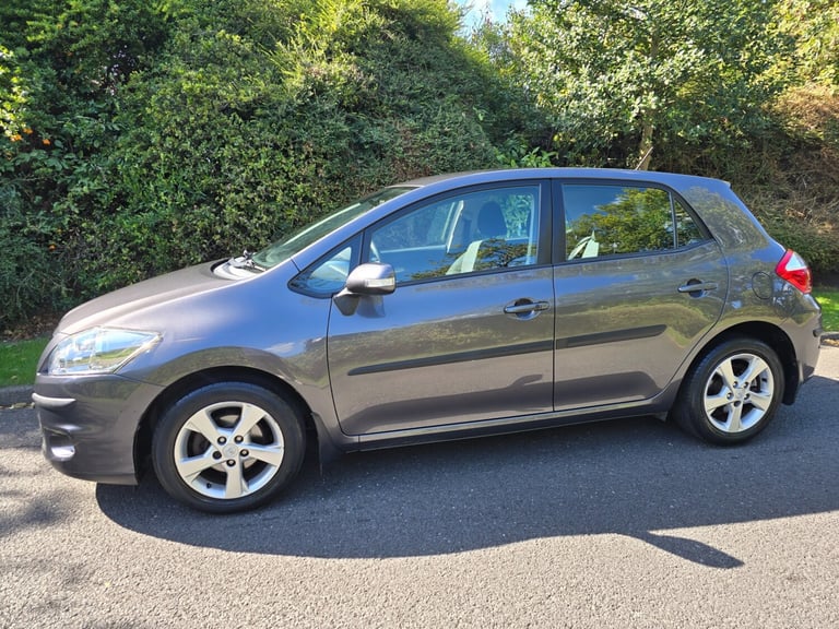 image for TOYOTA AURIS 1.6 V-Matic TR - AUTOMATIC - 5 DOOR - 2010 - GREY 