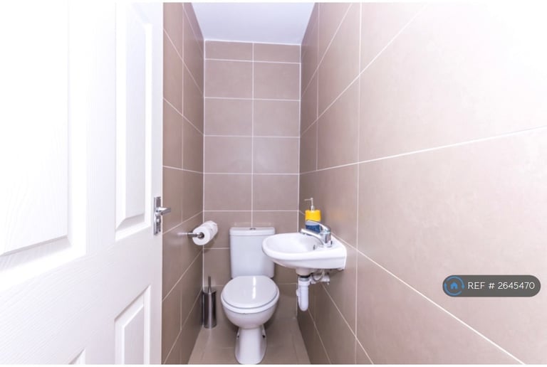 5 bedroom house in Grenville Road, Southsea, PO4 (5 bed) (#2645470)