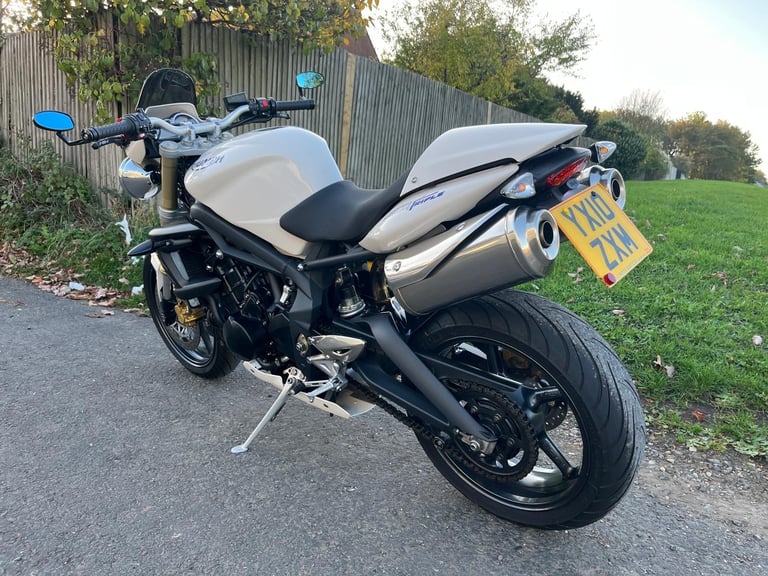 TRIUMPH STREET TRIPLE 675, 2010(10), 10,825 MILES, FSH, EXTRAS, SUPERB, £3695