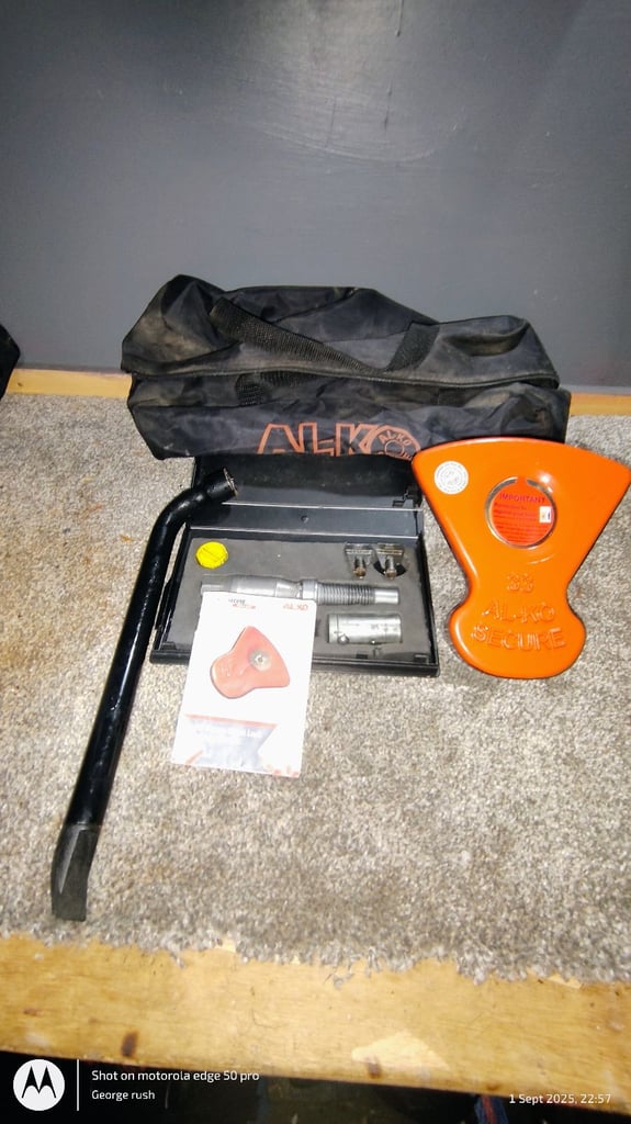 image for No 33 AL-KO wheel locking kit 