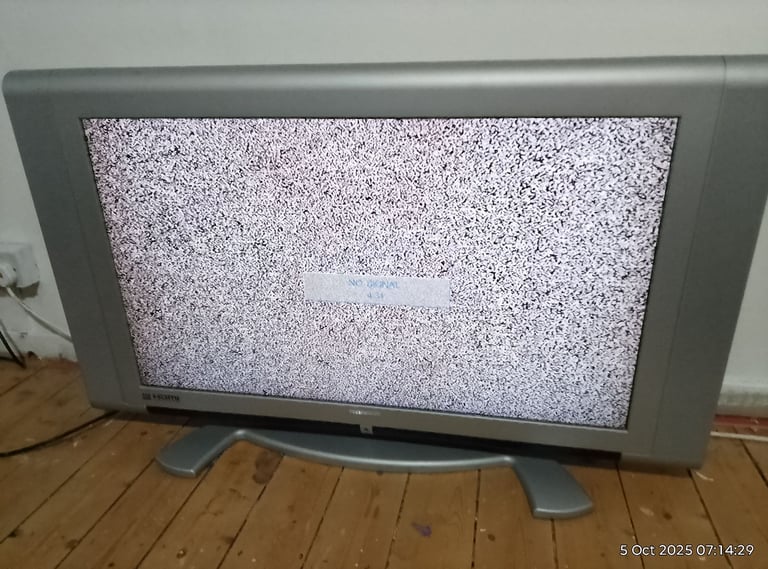 42 inch HDMI TECHWOOD TV