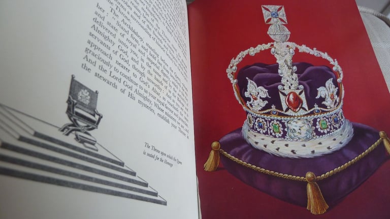 Selection of vintage and modern Royal Family memorabilia books and brochures