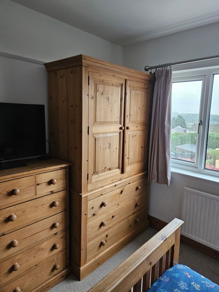 Solid pine wardrobe with 3 large drawers 