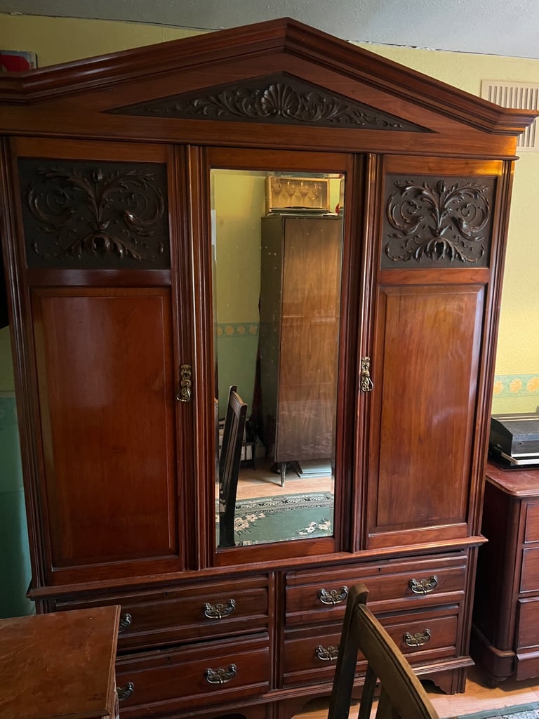 Large carved Victorian mahogany wardrobe 