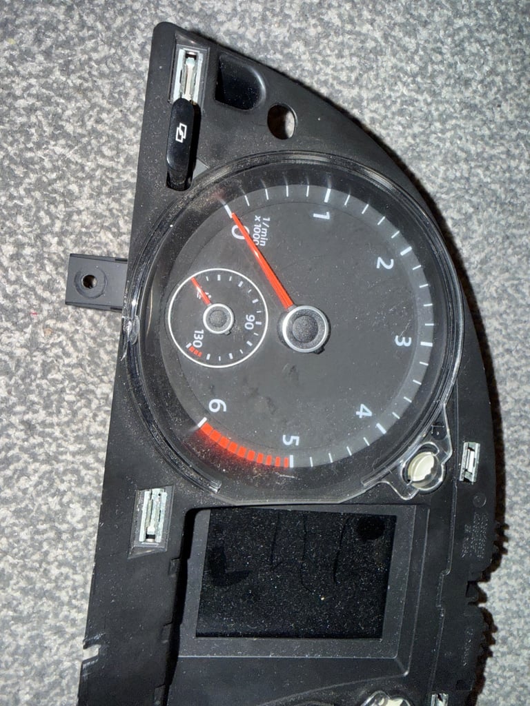VW Passat 2010 Dashboard Komfort Speedometer