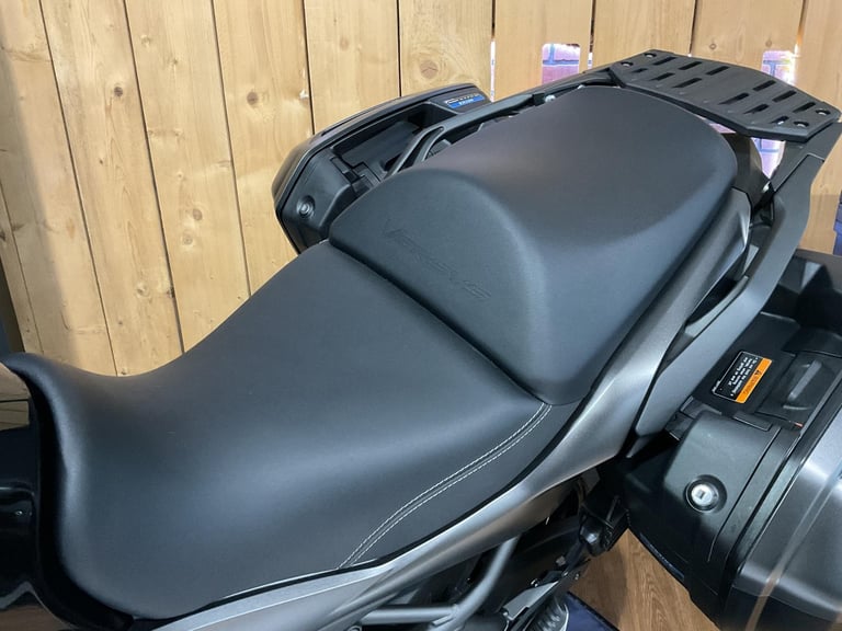 Kawasaki Versys 1100 2025 Brand New! Last 1! FREE TOURING KIT! FREE UK DELIVERY!